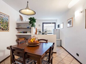 House | Dining