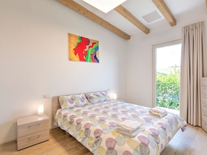 House | 3 bedrooms, individually furnished
