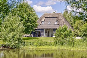 House | Exterior - Tranquil Farmhouse in Rijsbergen With Hot Tub and Garden (Rijsbergen)