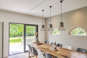 House | Dining - Tranquil Farmhouse in Rijsbergen With Hot Tub and Garden (Rijsbergen)