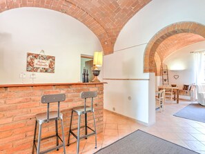 Reception - Villa With Pool and Spacious Park Near Montepulciano (Montepulciano)