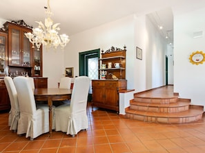 Dining - Modern Holiday Home With Private Swimming Pool and air Conditioning (Ragusa)