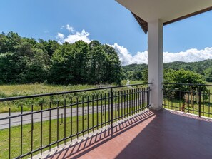 Balcony - Inviting Holiday Home in Savona With Private Garden (Dego)