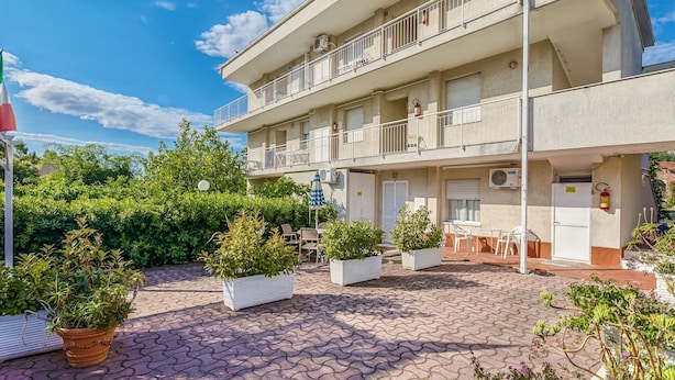 Exterior - Alluring Apartment in Loano near Sea (Loano)