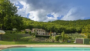 Unclassified image, 2 of 39, button - Serene Holiday Home in Serrapetrona With Swimming Pool (Serrapetrona)