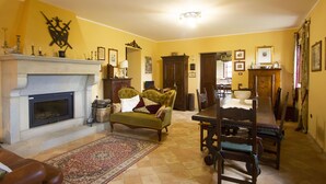 Unclassified image, 5 of 39, button - Serene Holiday Home in Serrapetrona With Swimming Pool (Serrapetrona)