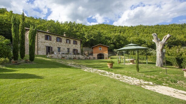 Unclassified image, 1 of 39, button - Serene Holiday Home in Serrapetrona With Swimming Pool (Serrapetrona)