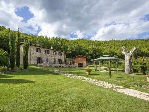 Serene Holiday Home in Serrapetrona With Swimming Pool