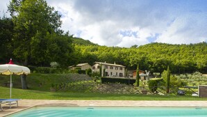 Unclassified image, 3 of 39, button - Serene Holiday Home in Serrapetrona With Swimming Pool (Serrapetrona)