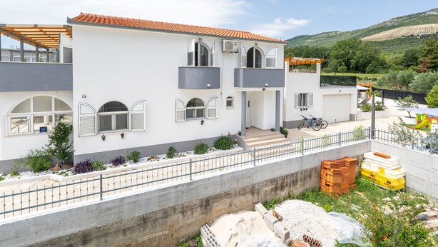 Unclassified image, 1 of 42, button - Splendid Holiday Home in Kaštel Novi - Rudine With Pool (Kastela)
