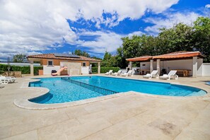 Outdoor pool - Panoramic Apartment in Banjole near Pula Town Center (Medulin)