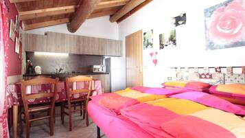 House | 1 bedroom, cots/infant beds