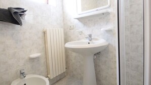 Ảnh chưa phân loại, 5 trong số 32 ảnh, nút