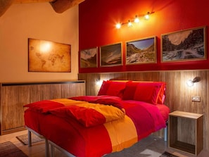 House | 3 bedrooms, cribs/infant beds