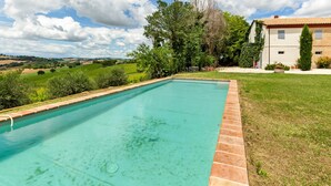 Outdoor pool - Plush Apartment in Morro D'alba With Pool (Morro d'Alba)
