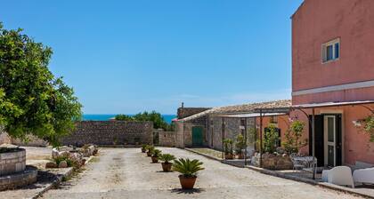 Tranquil Villa in Pozzallo near Spiaggia Raganzino