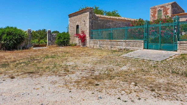 Exterior - Lovely Holiday Home in Pozzallo With Swimming Pool (Pozzallo)