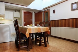 House | Dining - Tranquil Farmhouse near Forest in Ulicoten with Terrace (Ulicoten)