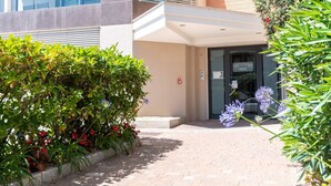 Reception - Beachfront Apartment in Arma di Taggia With Balcony (Taggia)