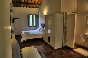Villa | 4 bedrooms, individually furnished, iron/ironing board, bed sheets - Belvilla by Oyo Cottage Della Musica (Ostra)