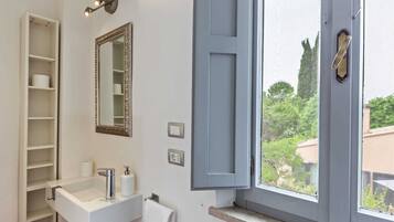 Villa | Bathroom | Shower