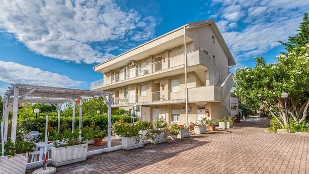 Unclassified image, 1 of 37, button - Inviting Apartment in Loano With Swimming Pool (Loano)