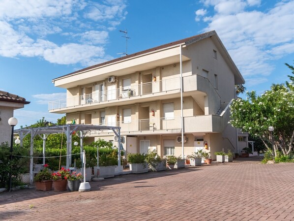 Exterior - Stunning Apartment in Loano With Beach Nearby (Loano)