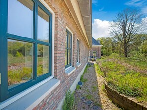 Exterior - Quaint Holiday Home in Dalfsen With Private Terrace (Dalfsen)
