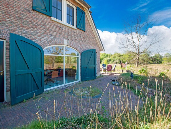 Exterior - Quaint Holiday Home in Dalfsen With Private Terrace (Dalfsen)