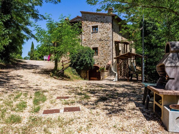 Apartment | Exterior - Tuscan Countryside Stay (Casole d'Elsa)