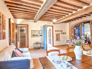 Dining - Belvilla by OYO Le Ginestre (Montalcino)