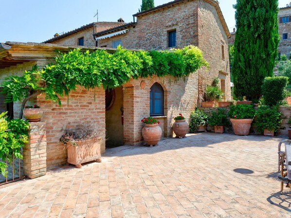 House | Exterior - Belvilla by OYO Le Ginestre (Montalcino)