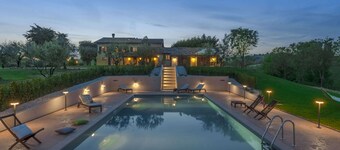 Tranquil Retreat With Valley Views
