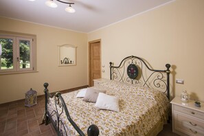 House | 2 bedrooms, individually furnished, bed sheets