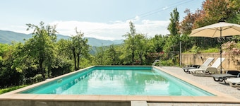 Charming Farmhouse in Cutigliano With Swimming Pool