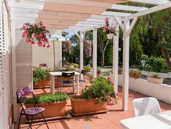 Balcony - Appealing Apartment in Loano With Swimming Pool (Loano)