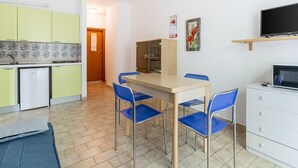 Dining - Lovely Apartment in Loano near Sea Beach (Loano)
