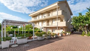 Exterior - Lovely Apartment in Loano near Sea Beach (Loano)