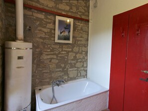 Towels - Cosy Holiday Home in Gubbio With Swimming Pool (Gubbio)
