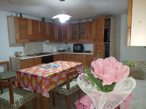 Dining - Lovely Holiday Home in Castelluccio Superiore With Balcony (Castelluccio Superiore)