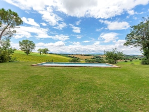 Exterior - Mesmerising Mansion in Morro D'alba With Swimming Pool (Morro d'Alba)