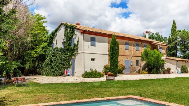 Outdoor pool - Mesmerising Mansion in Morro D'alba With Swimming Pool (Morro d'Alba)