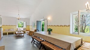 Dining - Mesmerising Mansion in Morro D'alba With Swimming Pool (Morro d'Alba)