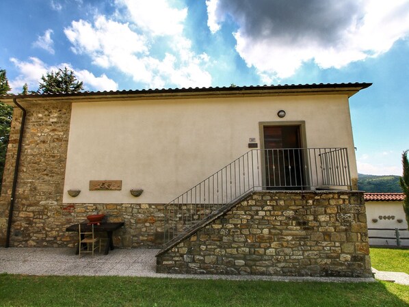 Exterior - Delightful Apartment With Swimming Pool, Garden, Fireplace (Caprese Michelangelo)
