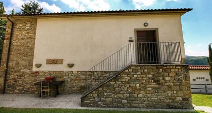 Delightful Apartment With Swimming Pool, Garden, Fireplace
