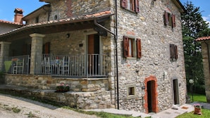 Exterior - Modern Apartment in Caprese Michelangelo With Pool (Caprese Michelangelo)