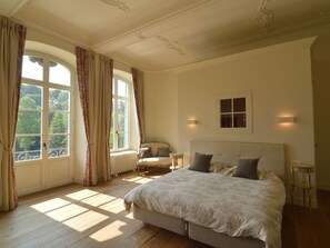 Huis | 6 slaapkamers, individueel gemeubileerd, beddengoed