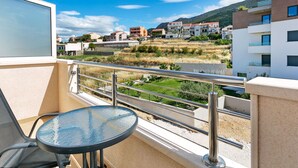 Balcony - Attractive Apartment in Podstrana With Balcony (Podstrana)