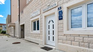 Reception - Attractive Apartment in Podstrana With Balcony (Podstrana)