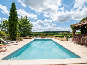Outdoor pool - Idyllic Holiday Home in Dégagnac With Jacuzzi Near River (Degagnac)